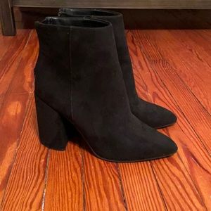 Steve Madden black suede booties sz 7